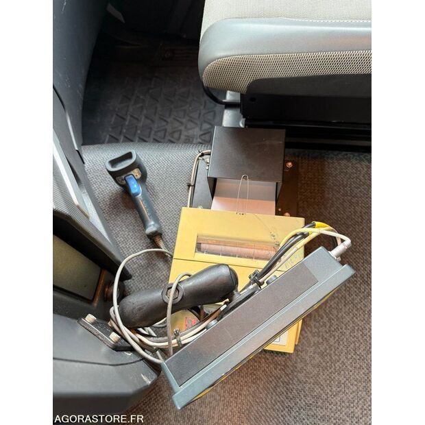 2016 رينو C-43548051