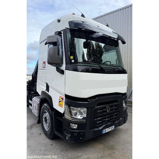 2016 رينو C-43548060