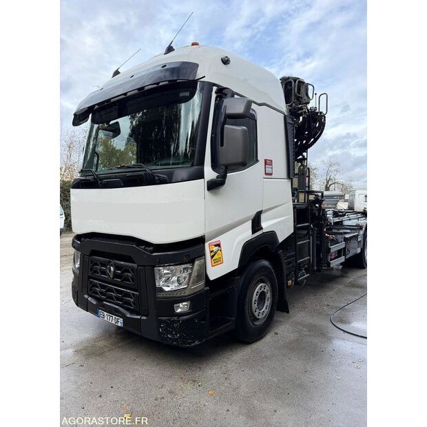 2016 رينو C-43548062