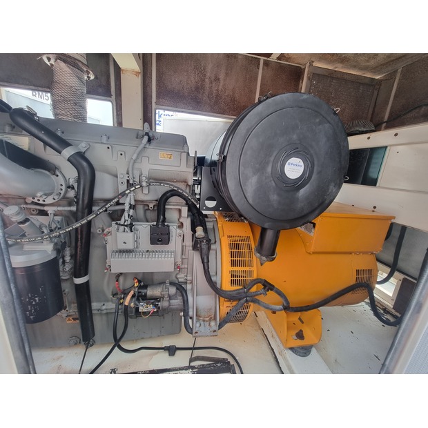 2017 بيركنز 2500 Serie-43548228