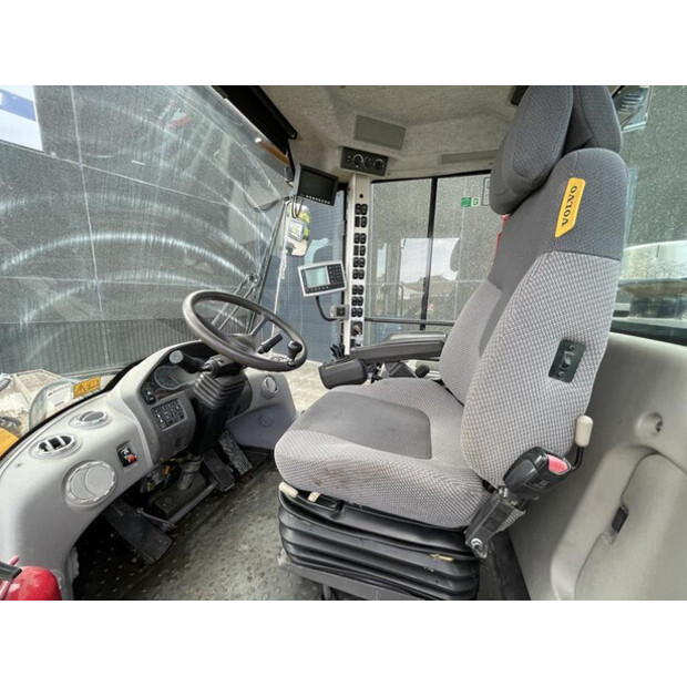 2014 فولفو L150H-43548300