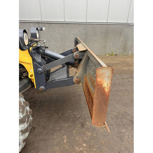 2008 New Holland F 106.6 A-43549414