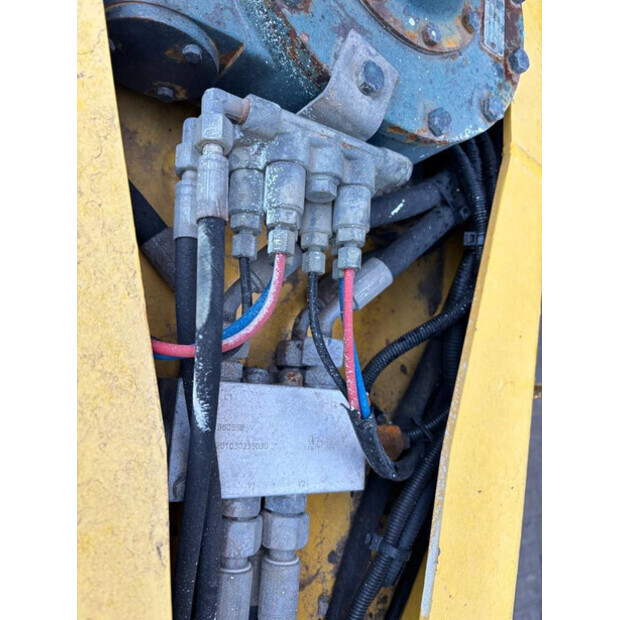 2008 New Holland F 106.6 A-43549421