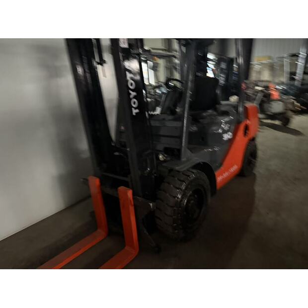 2024 Toyota 30-43563223