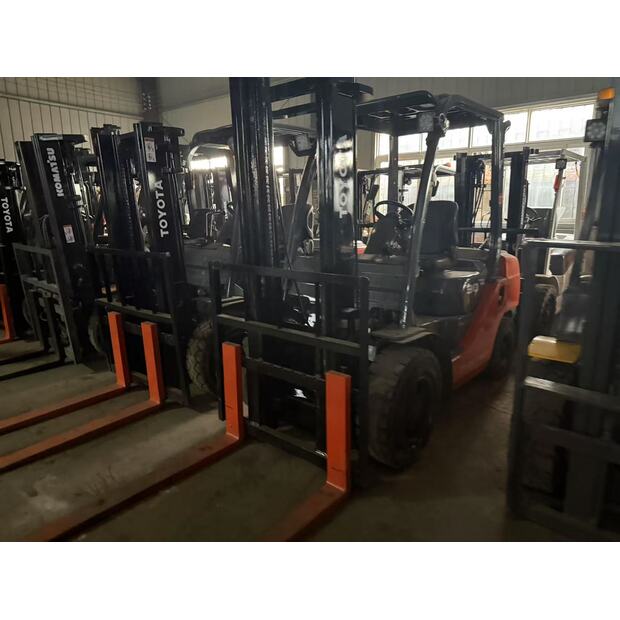 2024 Toyota 30-43563231