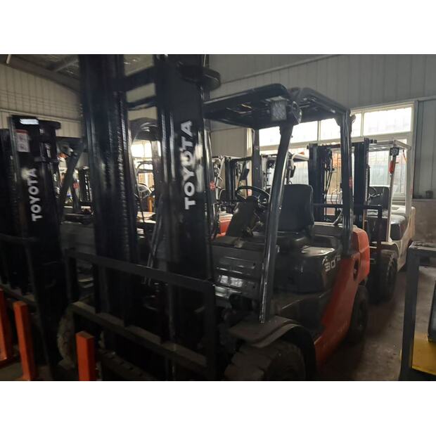 2024 Toyota 30-43563232