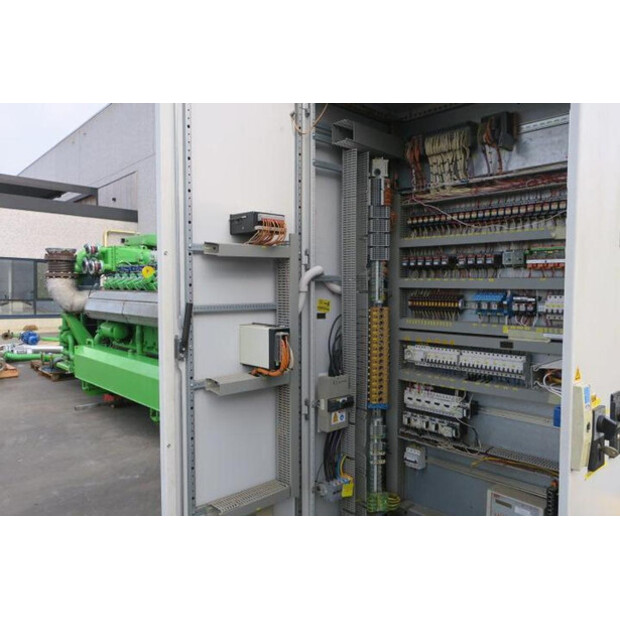 2007 جين باكر J420-43581682