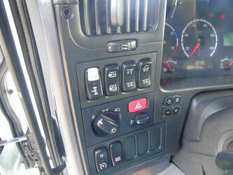 2006-scania-p420-1381602-43597332