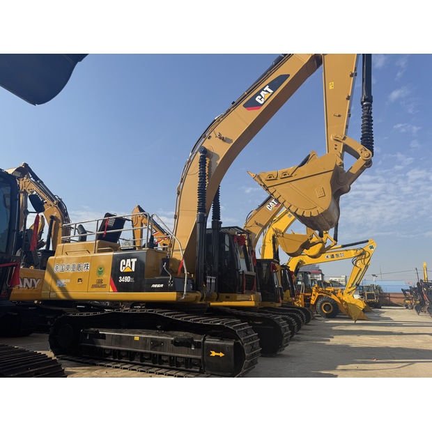 2024 Caterpillar 349D2L-43598307