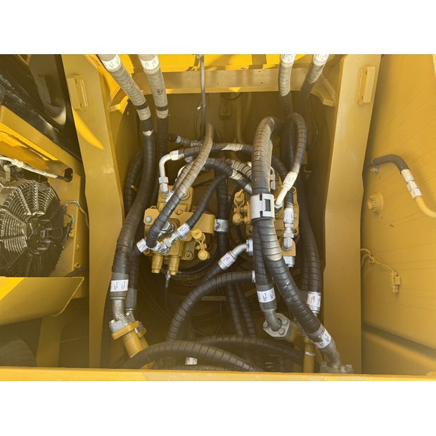 2024 Caterpillar 349D2L-43598311