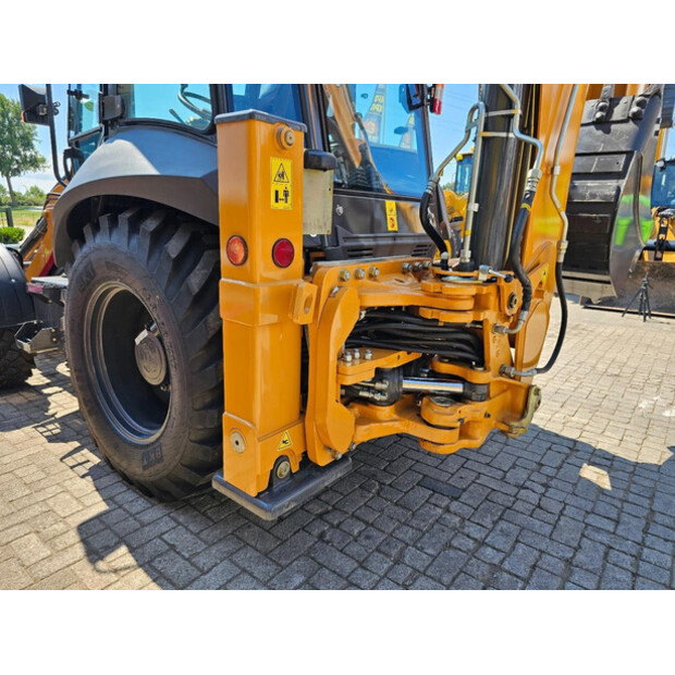 2025 CASE 570SV-43598496