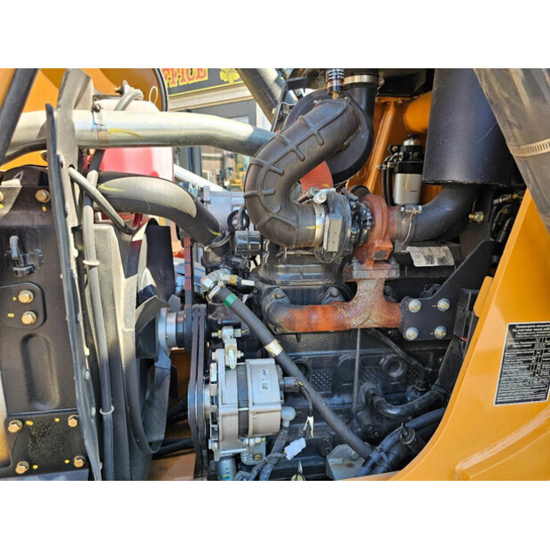 2025 CASE 570SV-43598516