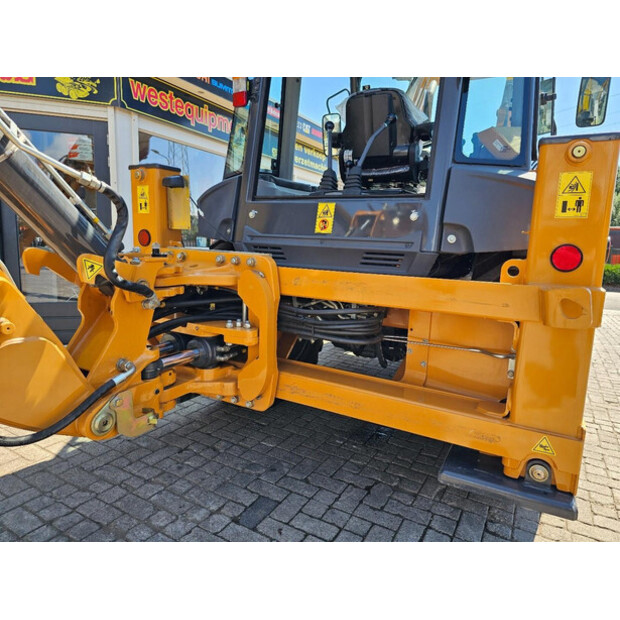 2025 CASE 570SV-43598598