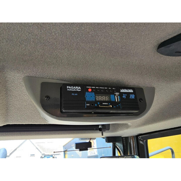 2025 CASE 570SV-43598615