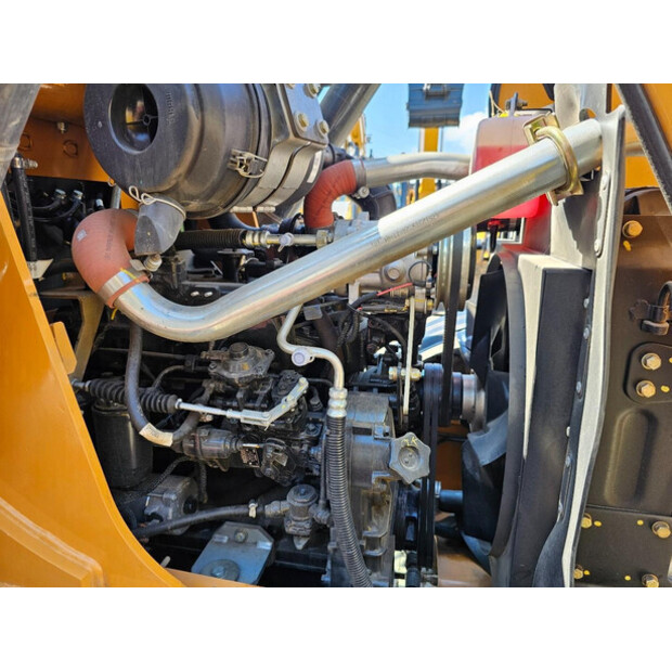 2025 CASE 570SV-43598616