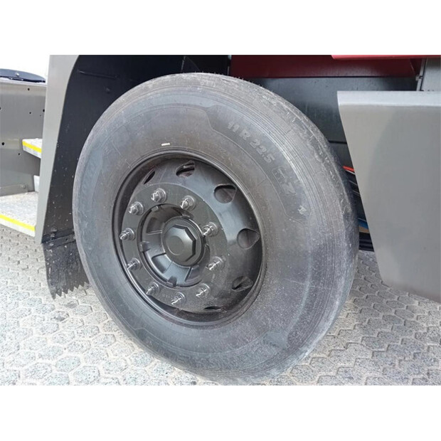 2024 Terberg YT220-43599337