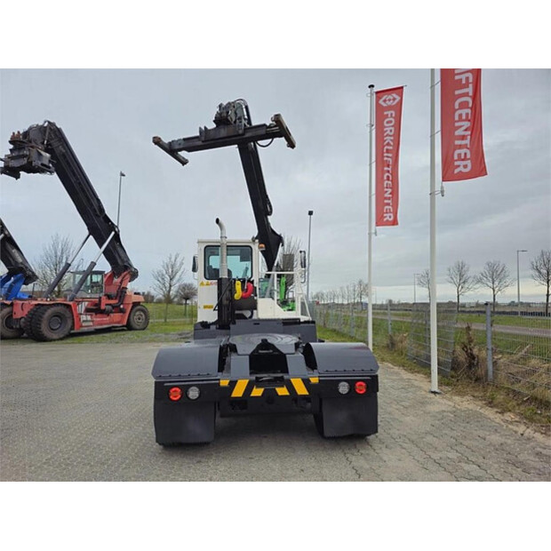 2024 Terberg YT220-43599438