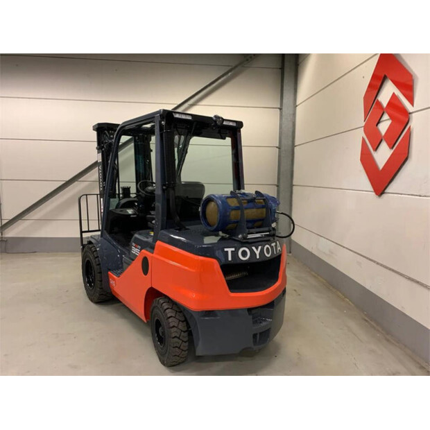 2023 Toyota 02-8FGJF35-43600754