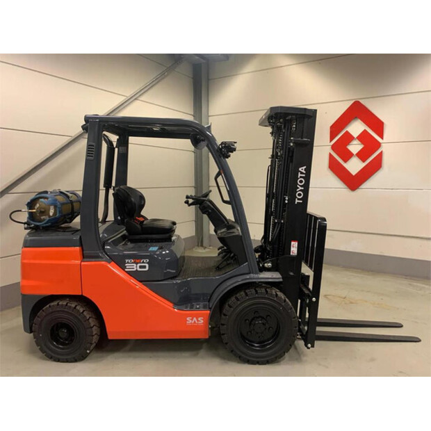 2023 تويوتا 02-8FGF30-43601080