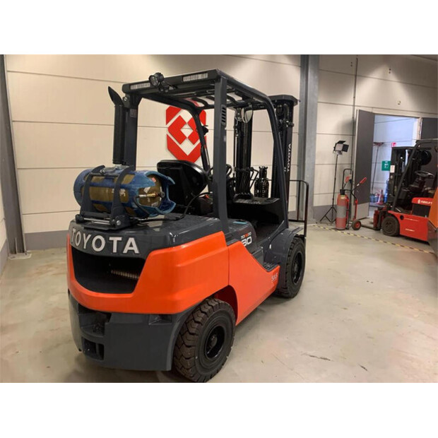 2023 تويوتا 02-8FGF30-43601085