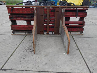 Image for ATTACHMENTS 2004 Bolzoni Auramo P-1000LSE Bale Clamp