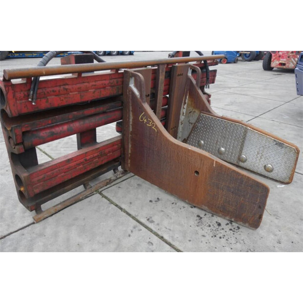 2004 Bolzoni Auramo P-1000LSE Bale Clamp-43601197