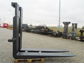 صورة ل جرارات السحب 2025 مافي T230