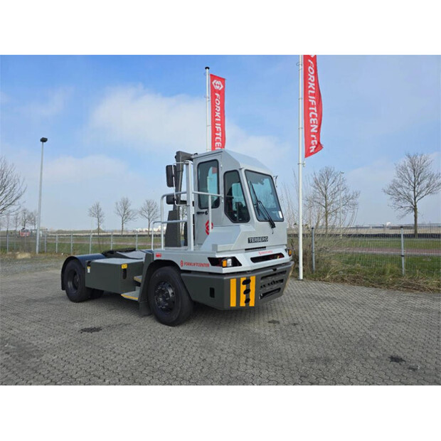 2024 Terberg YT220-43601505