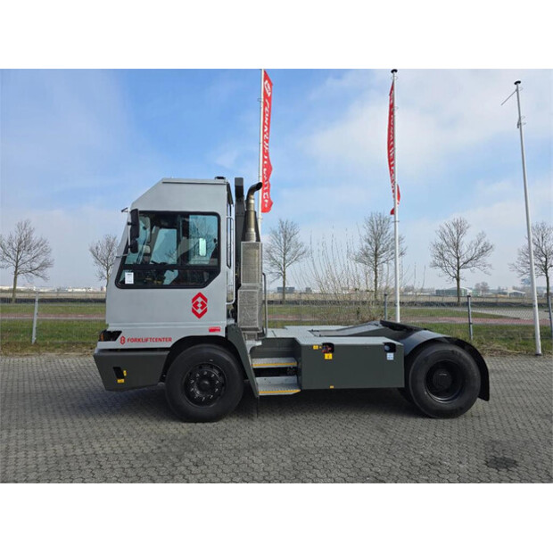 2024 Terberg YT220-43601508