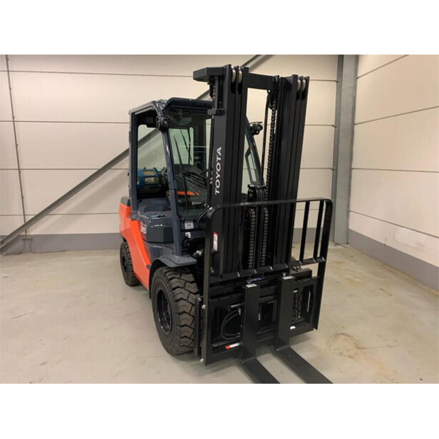 2023 Toyota 02-8FGJF35-43601751