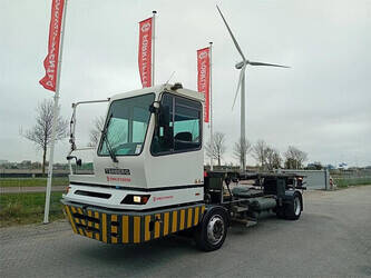 صورة ل جرارات السحب 2013 تربيرغ BC182