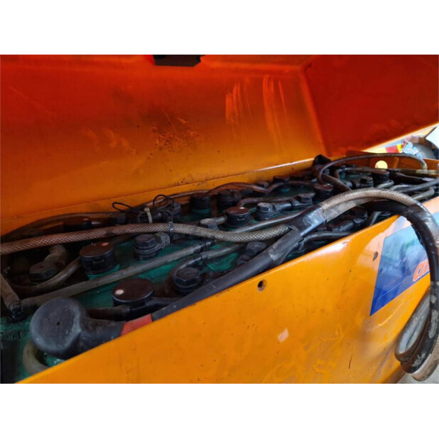 2011 Still R06-43601794