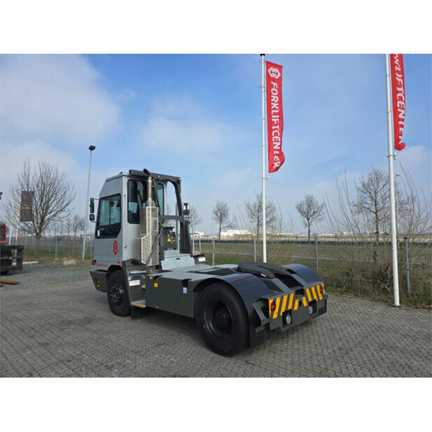 2024 Terberg YT220-43601817