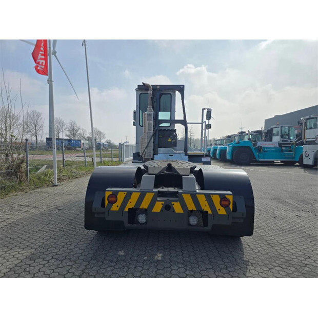 2024 Terberg YT220-43601820