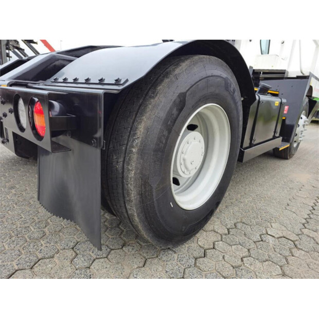 2024 تربيرغ YT220-43602056