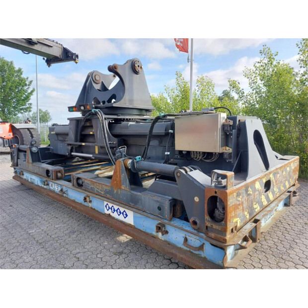 2017 Elme 817-19046-43602687