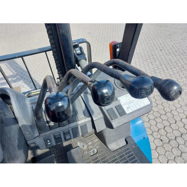 2010 ميتسوبيشي FG50CN-43603002