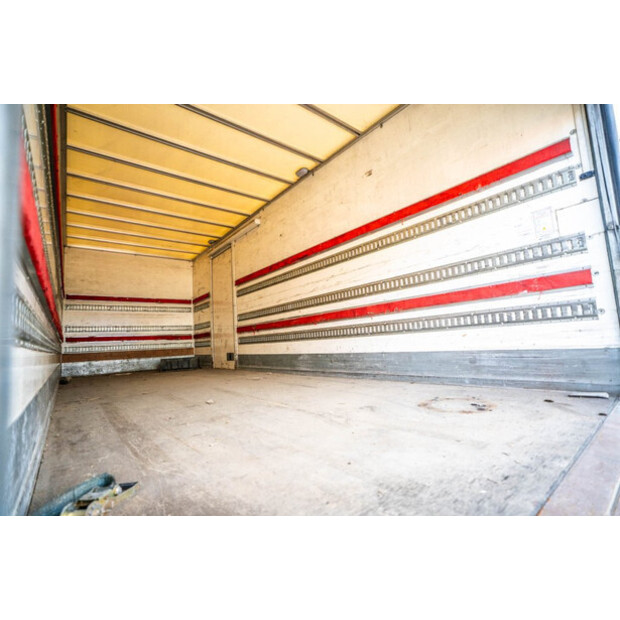 2014 Renault D12-43603466