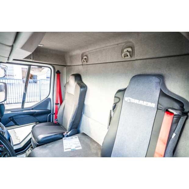 2014 Renault D12-43603473