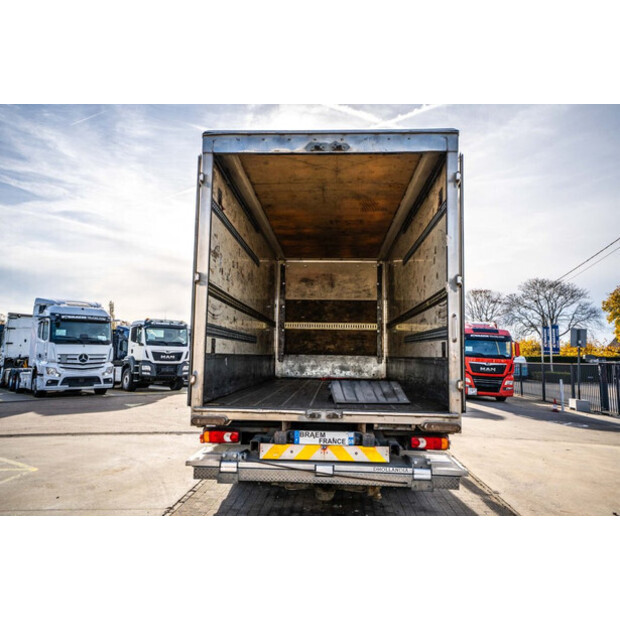 2017 رينو D14-43603482