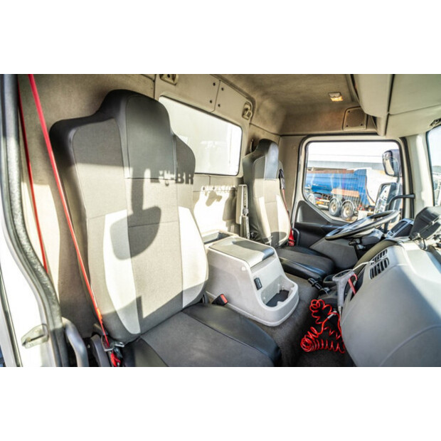 2017 رينو D14-43603489