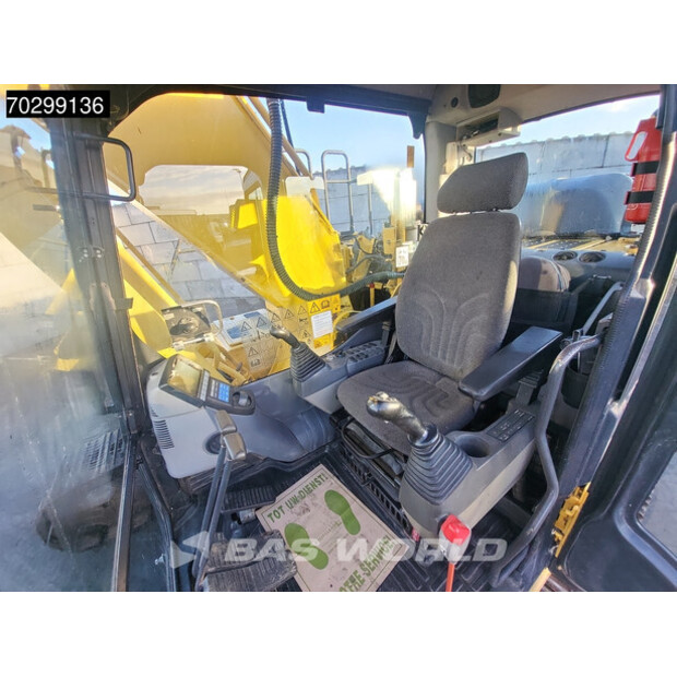 2012 كوماتسو PC240LC-10-43604174