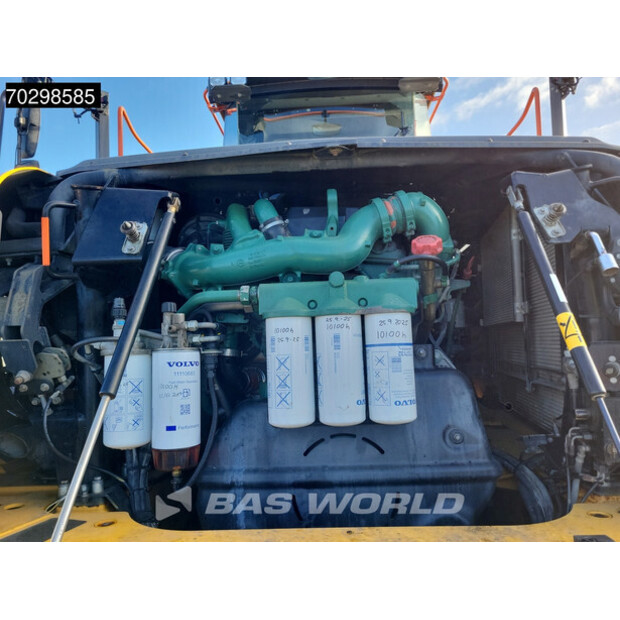 2017 فولفو A60H-43604200