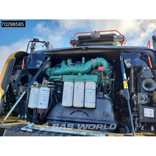 2017 فولفو A60H-43604202