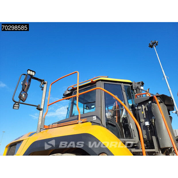 2017 فولفو A60H-43604204