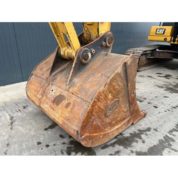 2018 Caterpillar 323-43623228