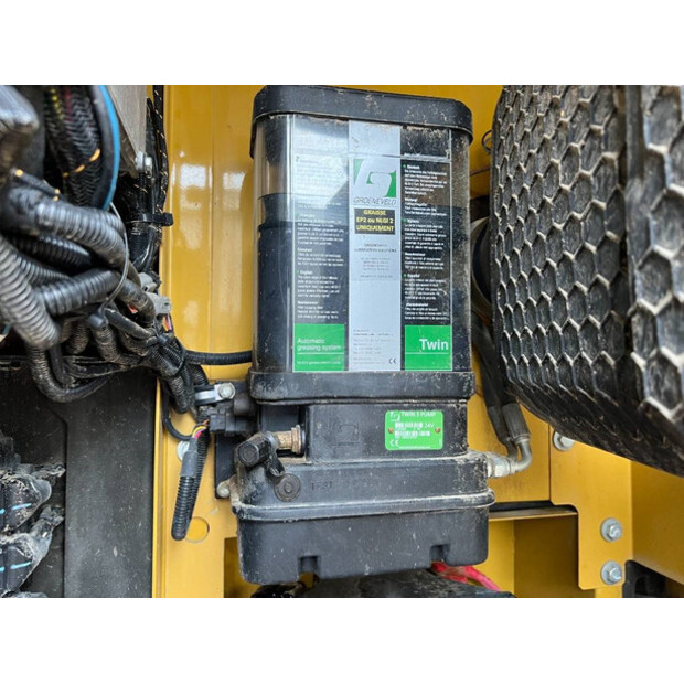 2018 Caterpillar 323-43623248