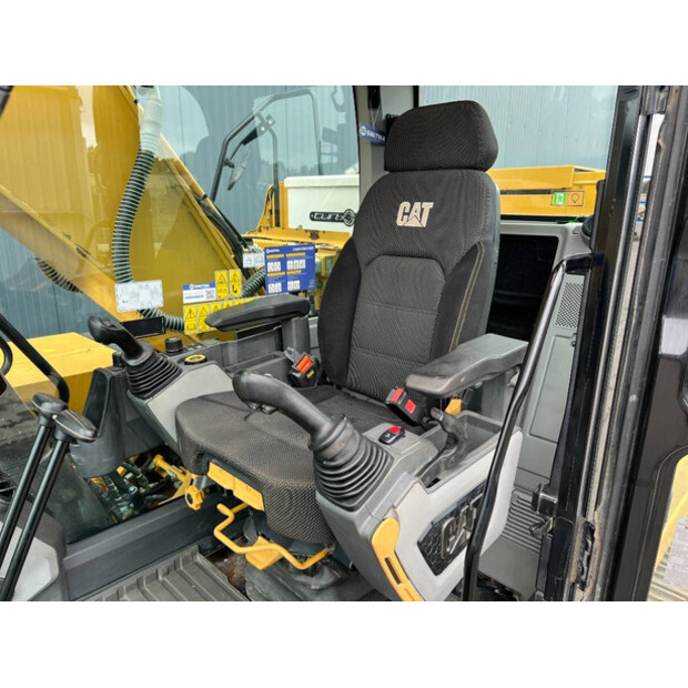 2018 Caterpillar 323-43623253