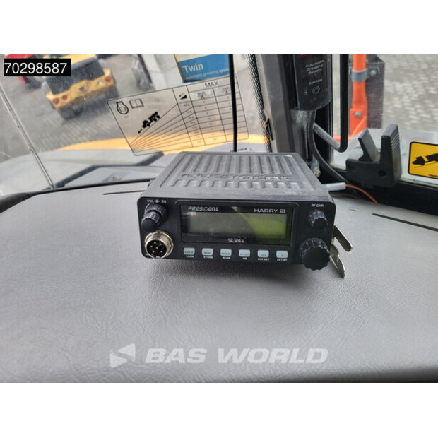 2017 فولفو A60H-43625691