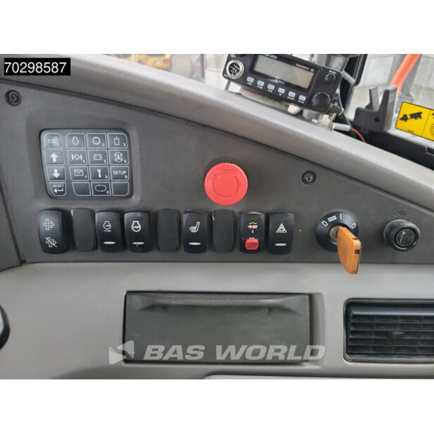 2017 فولفو A60H-43625692